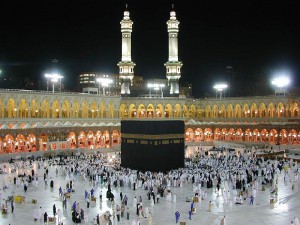 20130405fr-kaaba_at_night-source-wikipedia