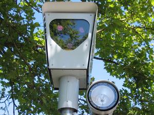 20130722mo-red-light-camera-wikipedia-image